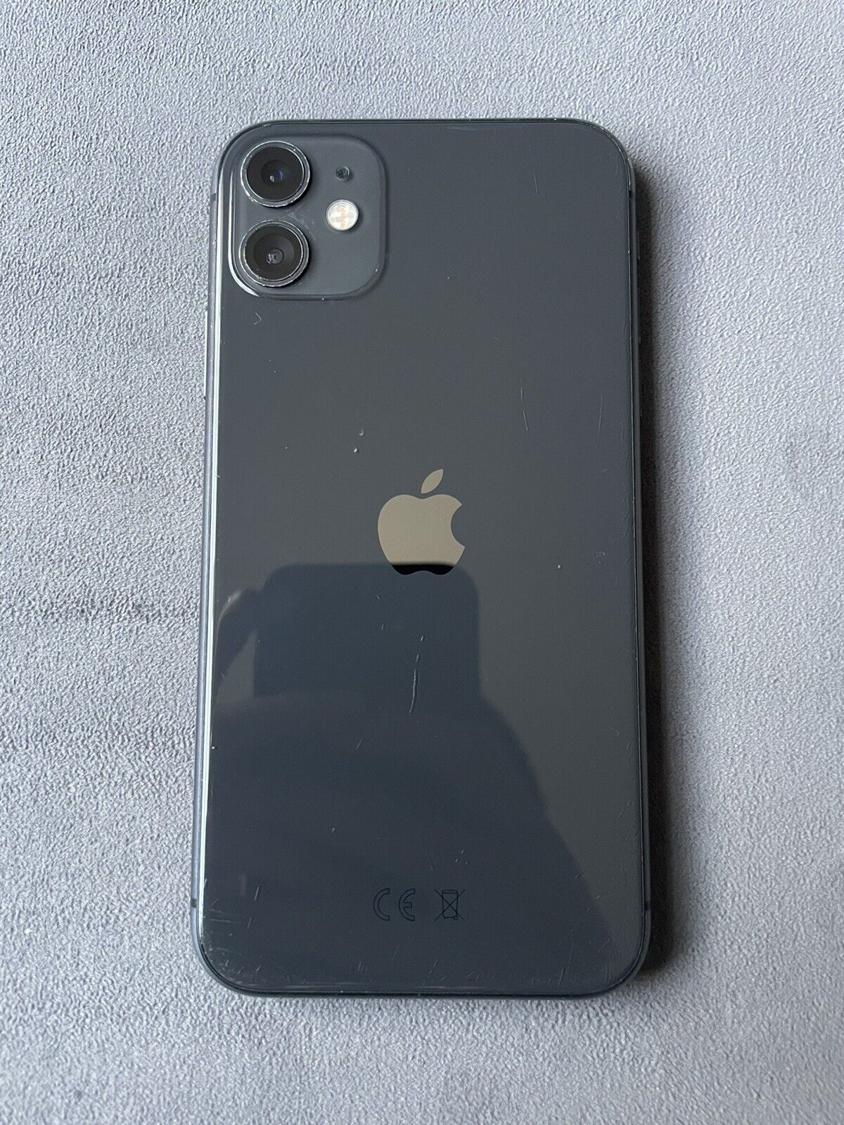 iPhone 11 - Black - 64gb - Unlocked